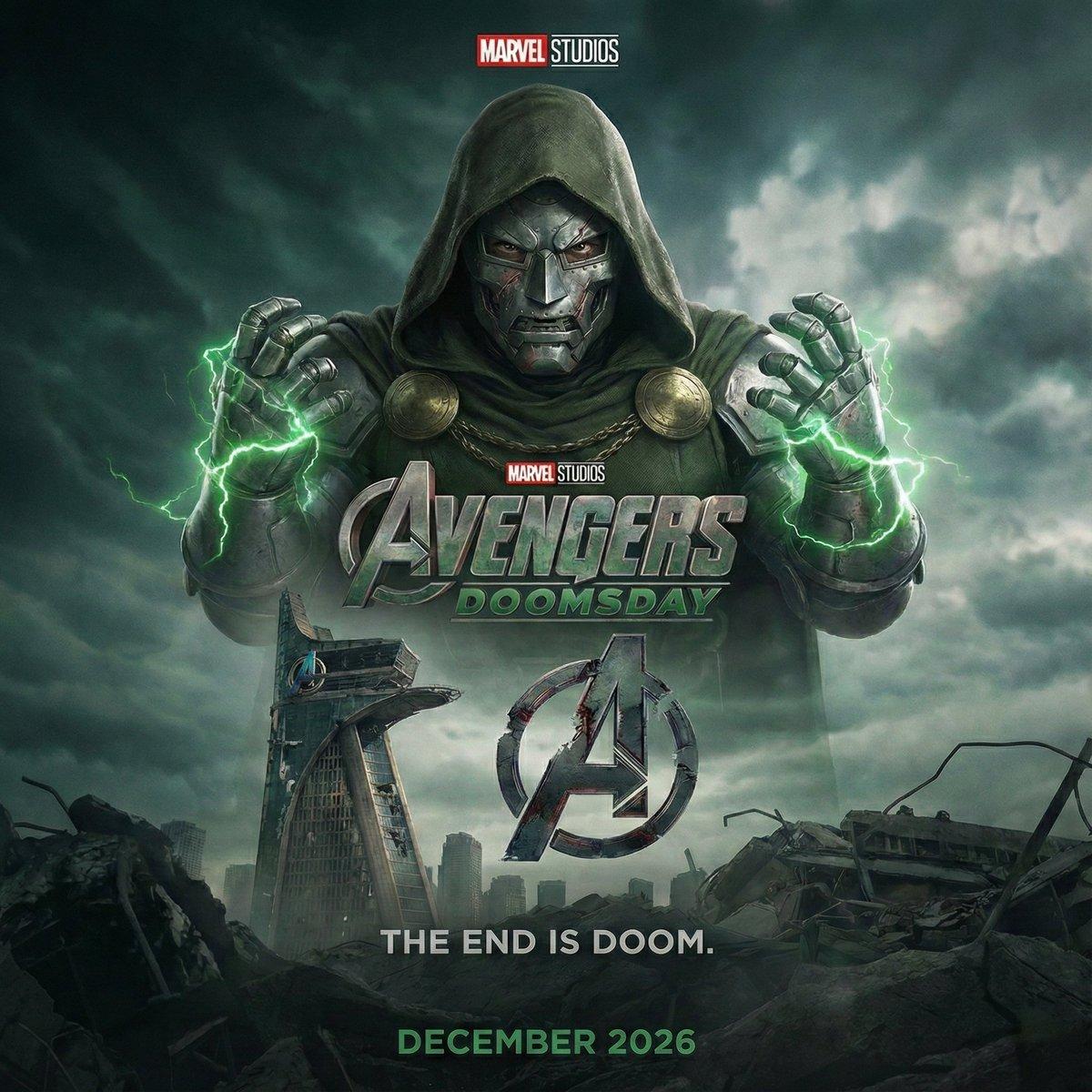 Doctor Doom mÃ¡scara metÃ¡lica primer plano