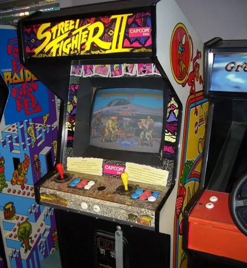 Sesión de arcade noventera con Street Fighter