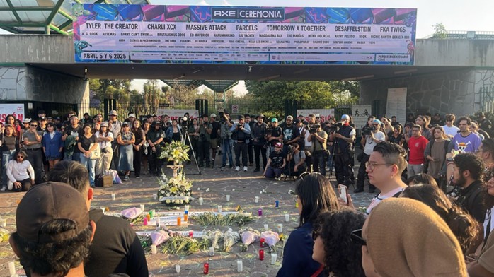 Protesta fuera del festival